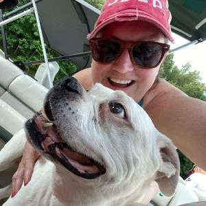 Meet your Posher, Lara